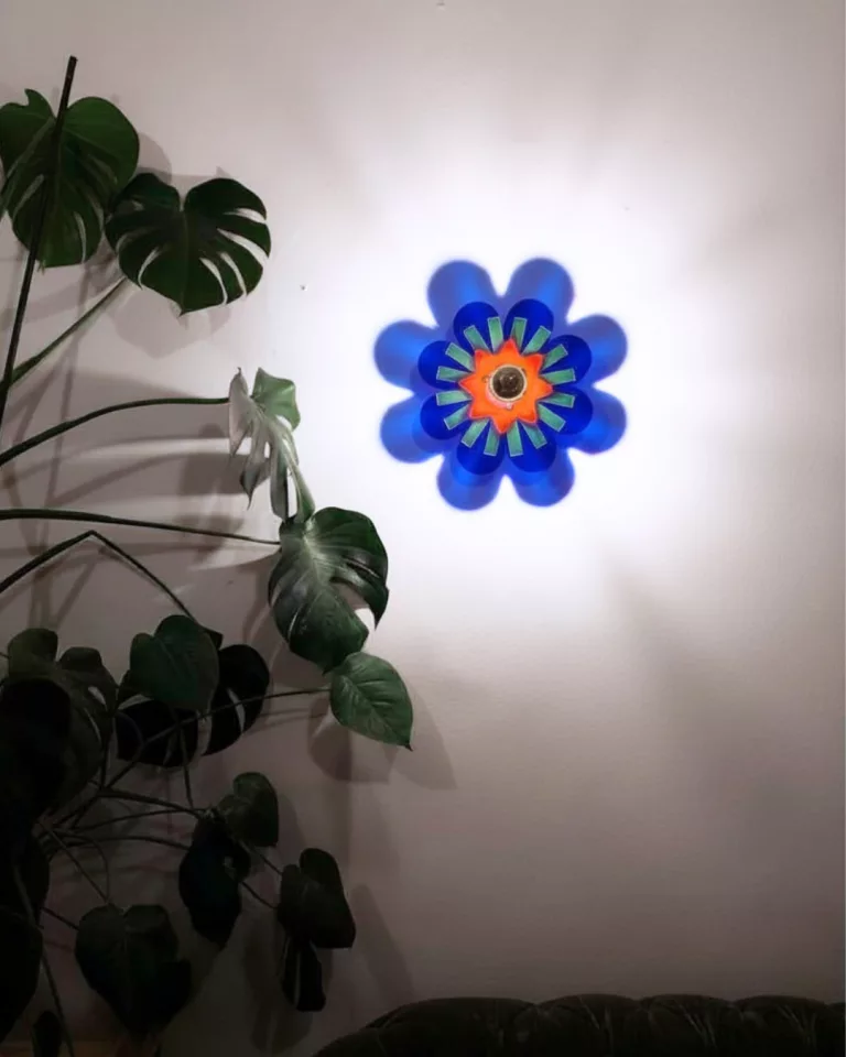 PO.YA 03 luminaire plexiglass rouge jaune bleu Atelier Popi
